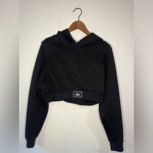 Alo Yoga Arena Cropped Hoodie in Black